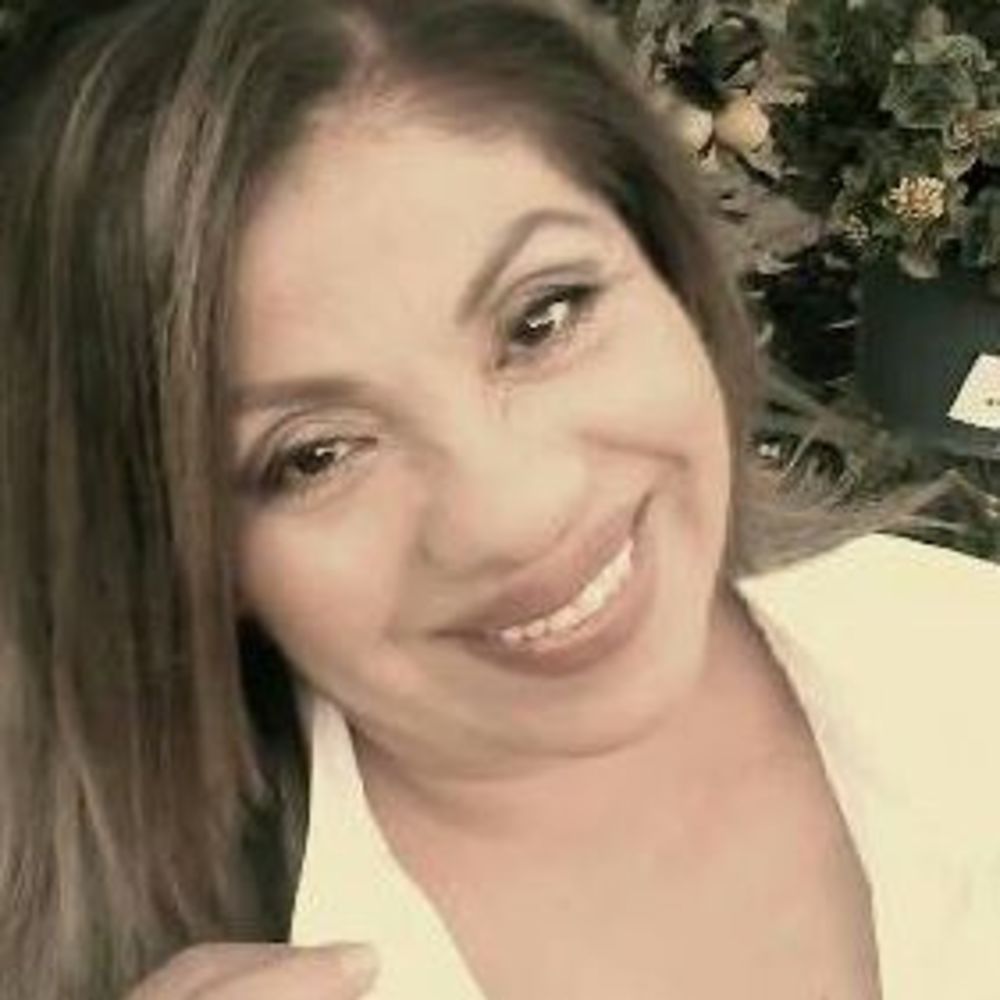 Meet your Posher, Estela